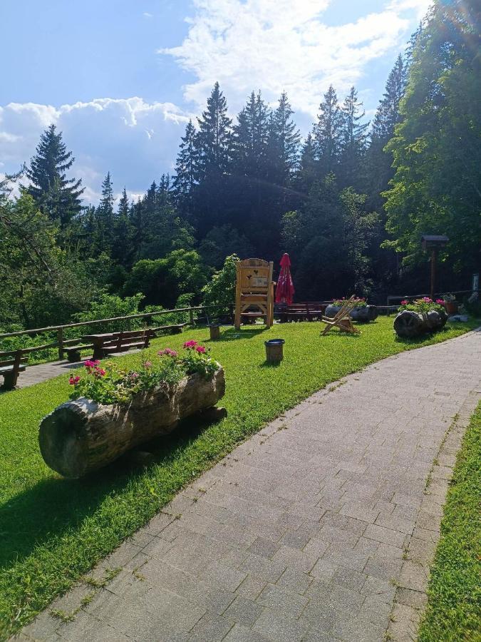Valvasorjev Dom Pod Stolom Zirovnica Exterior foto